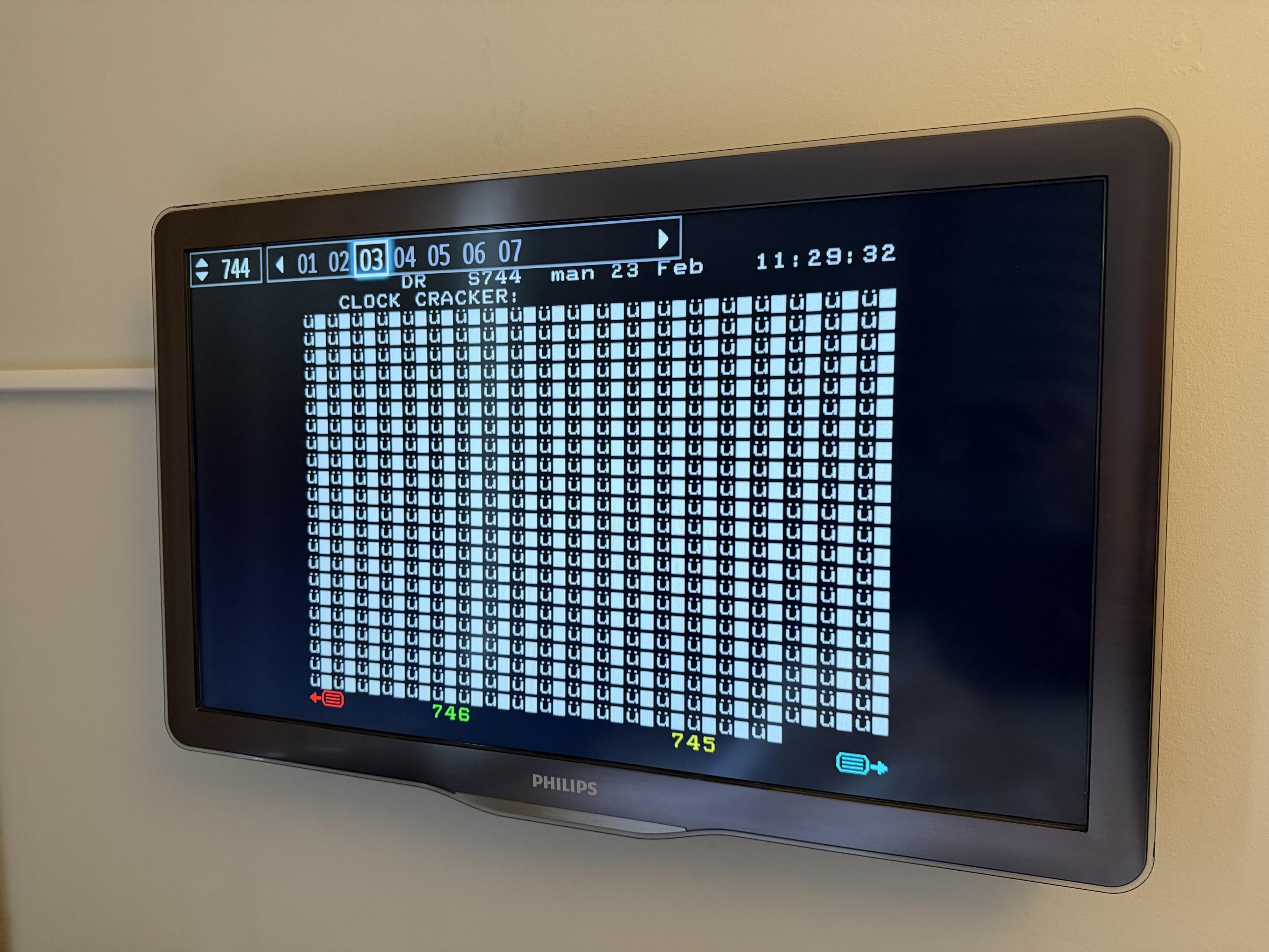 the third test page is a full-screen “clock cracker” with alternating columns of solid block characters and ü characters
